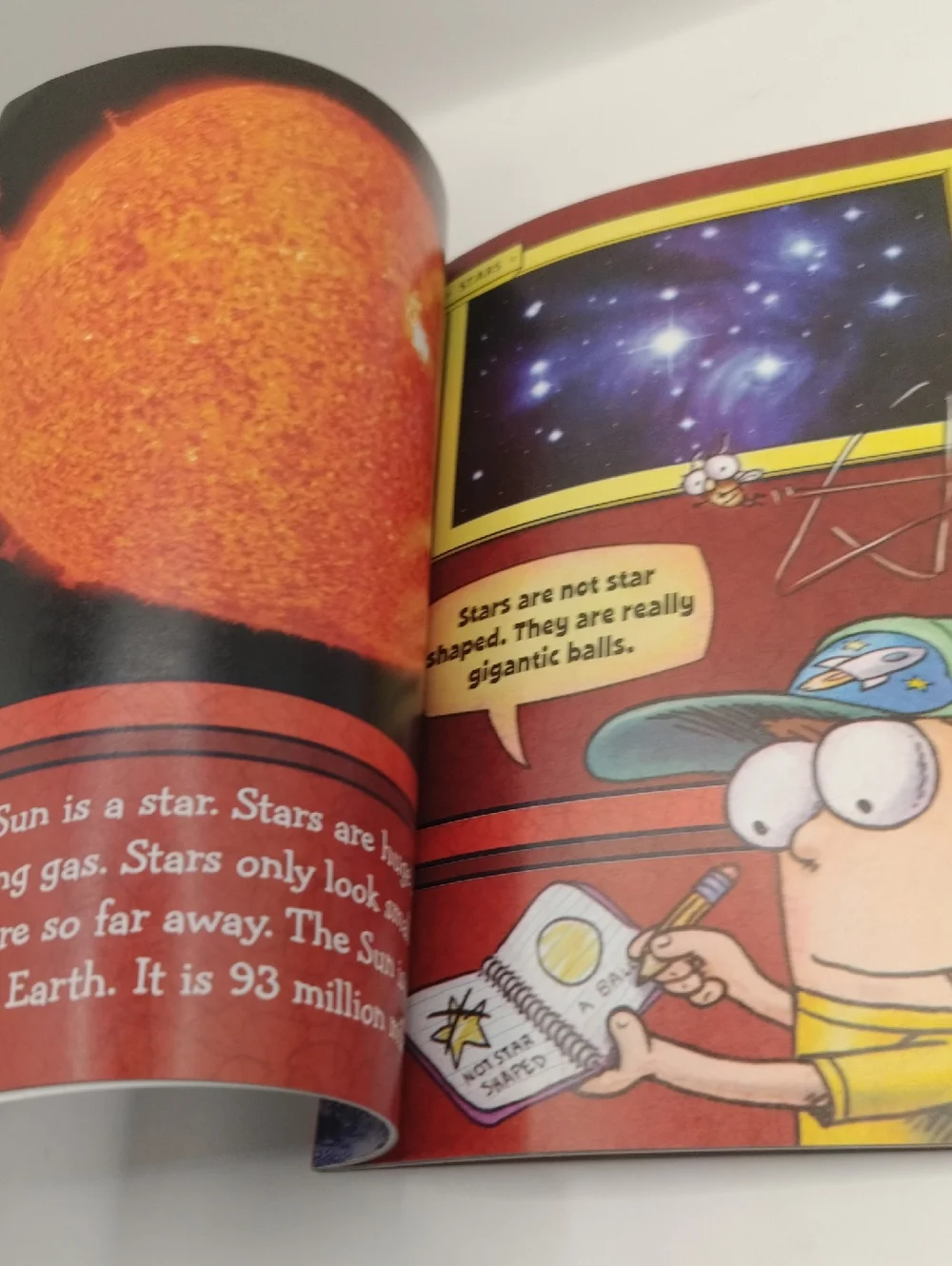 Fly Guy Presents: Space Scholastic Reader, Level 2 - Picture 7 of 14